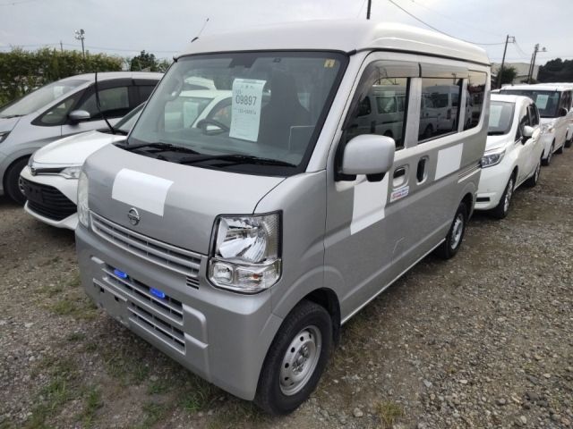 9897 Nissan Clipper van DR17V 2017 г. (LUM Tokyo Nyusatsu)